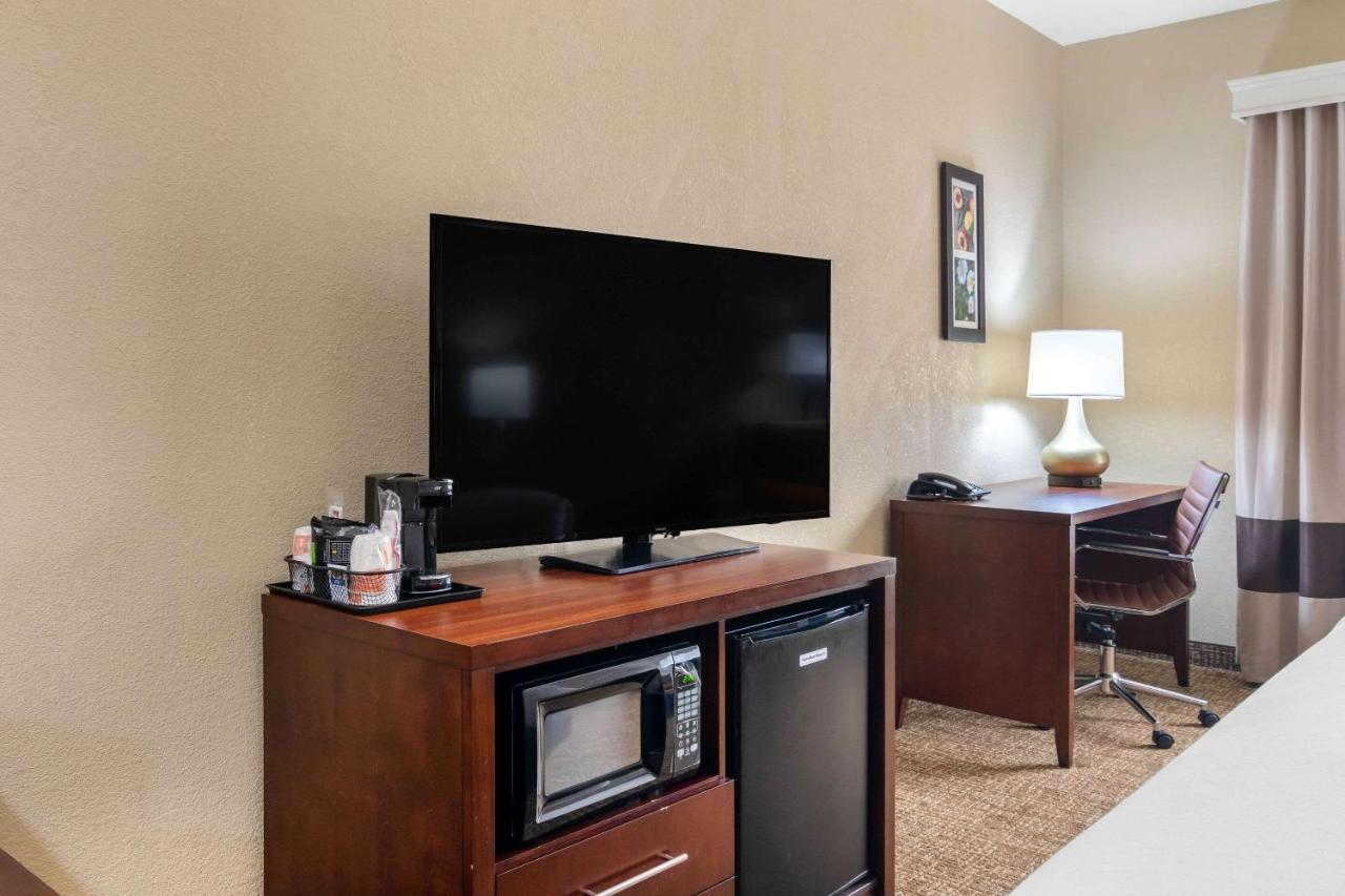 Comfort Inn & Suites Гриффин Экстерьер фото