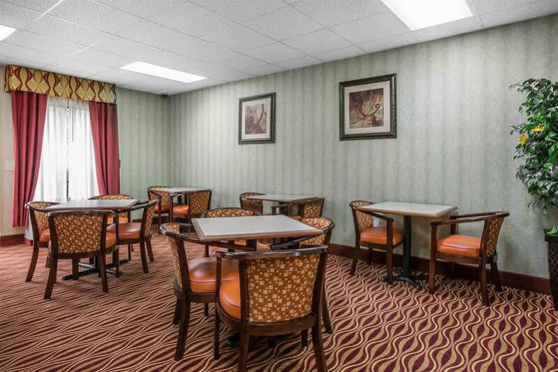 Comfort Inn & Suites Гриффин Экстерьер фото