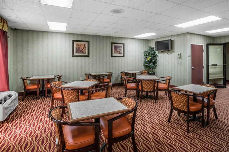Comfort Inn & Suites Гриффин Экстерьер фото