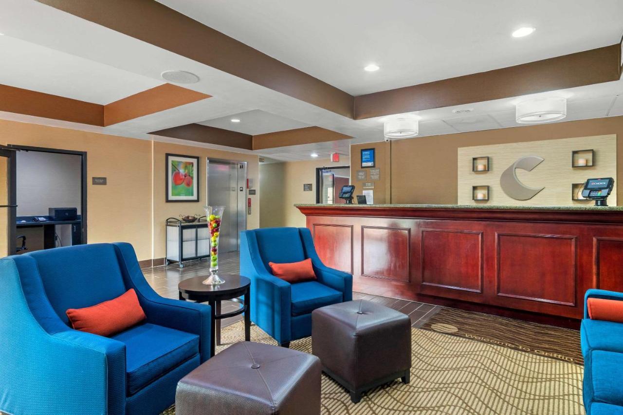 Comfort Inn & Suites Гриффин Экстерьер фото